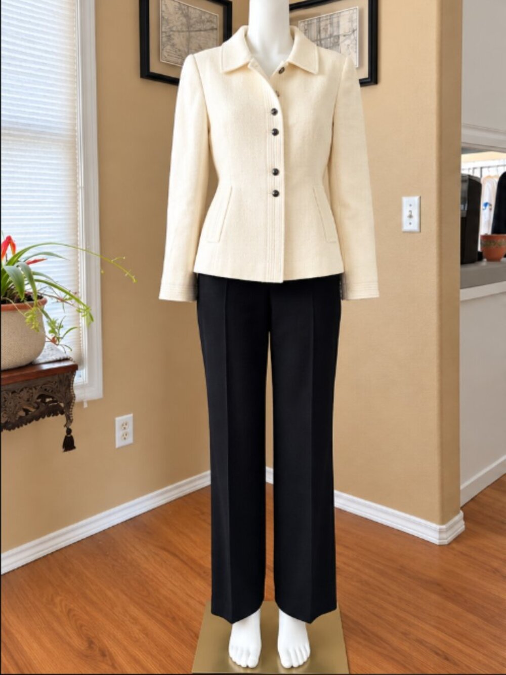 Tahari Petite Ivory Textured Wool Blend Jacket Black Dress Pants Set Size 4P